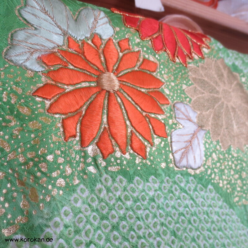 Golddruck und -stickerei Seidendamast Furisode Kimono