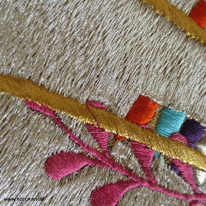 prächtige Stickerei Fächer und Blüten Uchikake - Hochzeitsmantel