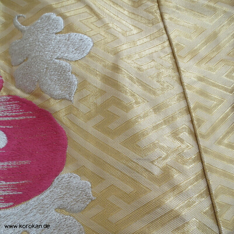 prächtige Stickerei Fächer und Blüten Uchikake - Hochzeitsmantel