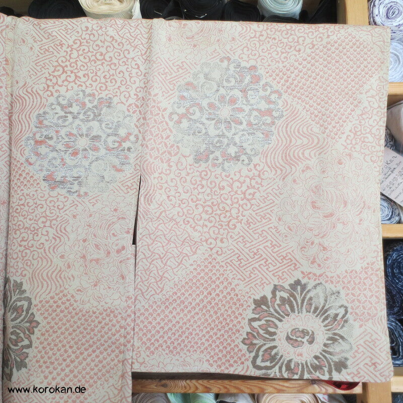 Kiribame und Blumen Brokat Haori