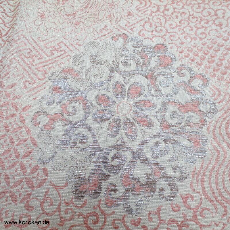 Kiribame und Blumen Brokat Haori