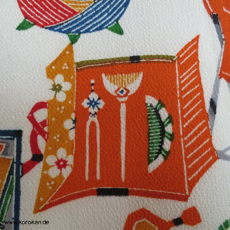 Schönheitsutensilien, Spiegel, Schere, Papier Seidencrepe Komon Kimono