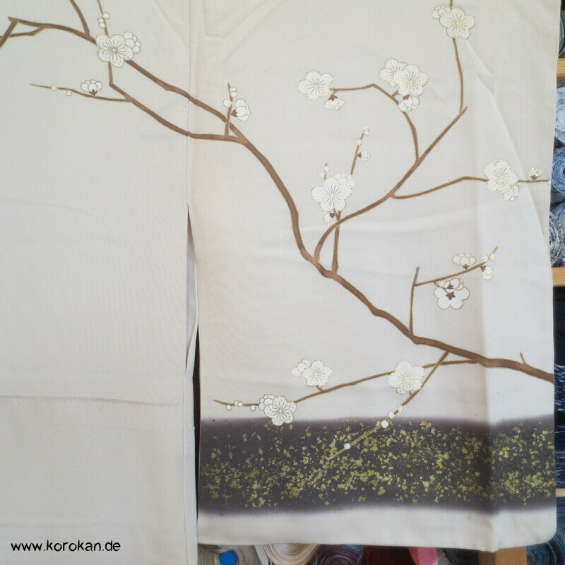 Ume Zweige, Goldflecken Homongi Kimono