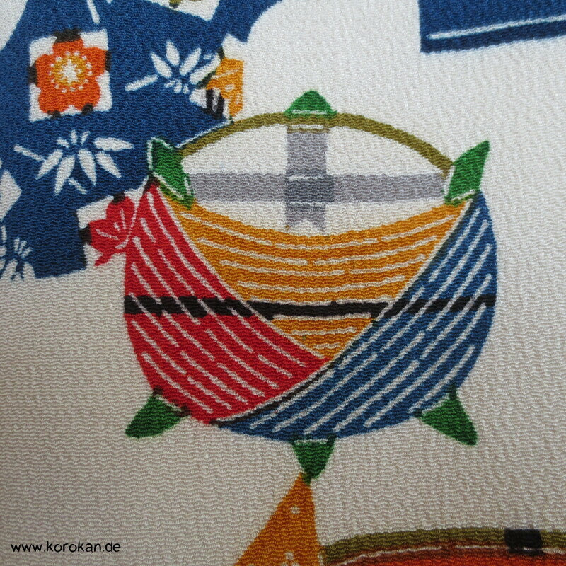 Schönheitsutensilien, Spiegel, Schere, Papier Seidencrepe Komon Kimono