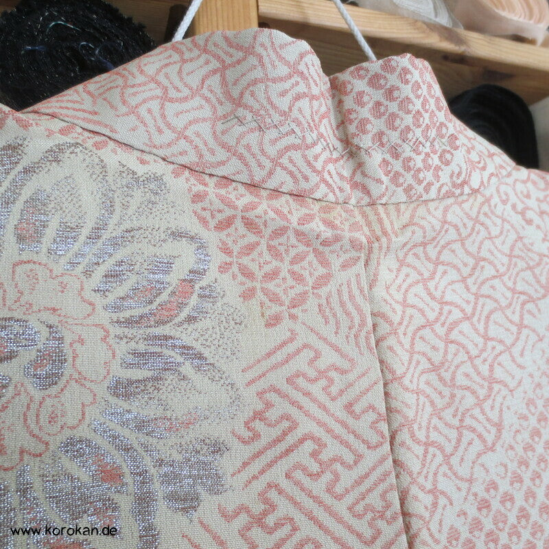 Kiribame und Blumen Brokat Haori