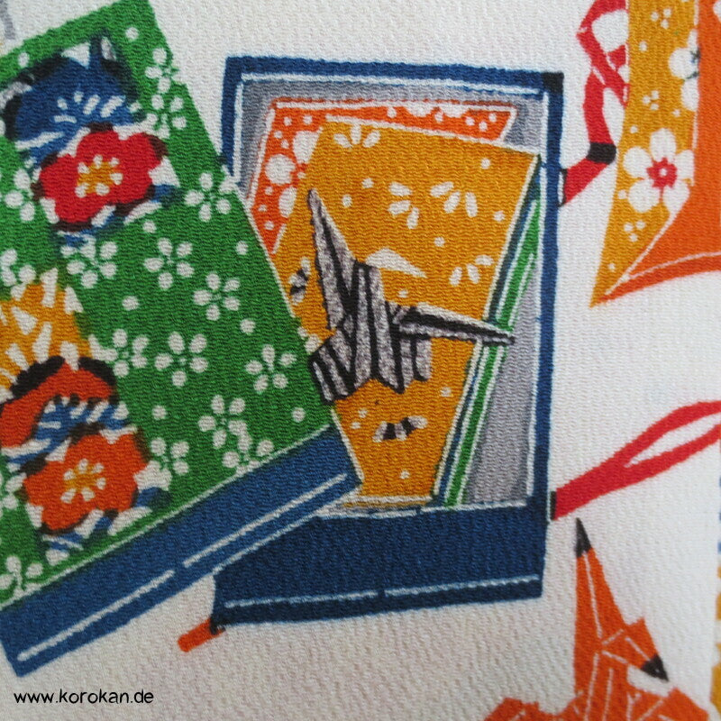 Schönheitsutensilien, Spiegel, Schere, Papier Seidencrepe Komon Kimono
