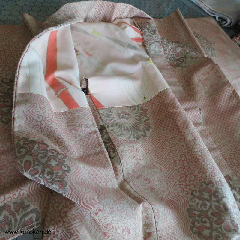 Kiribame und Blumen Brokat Haori