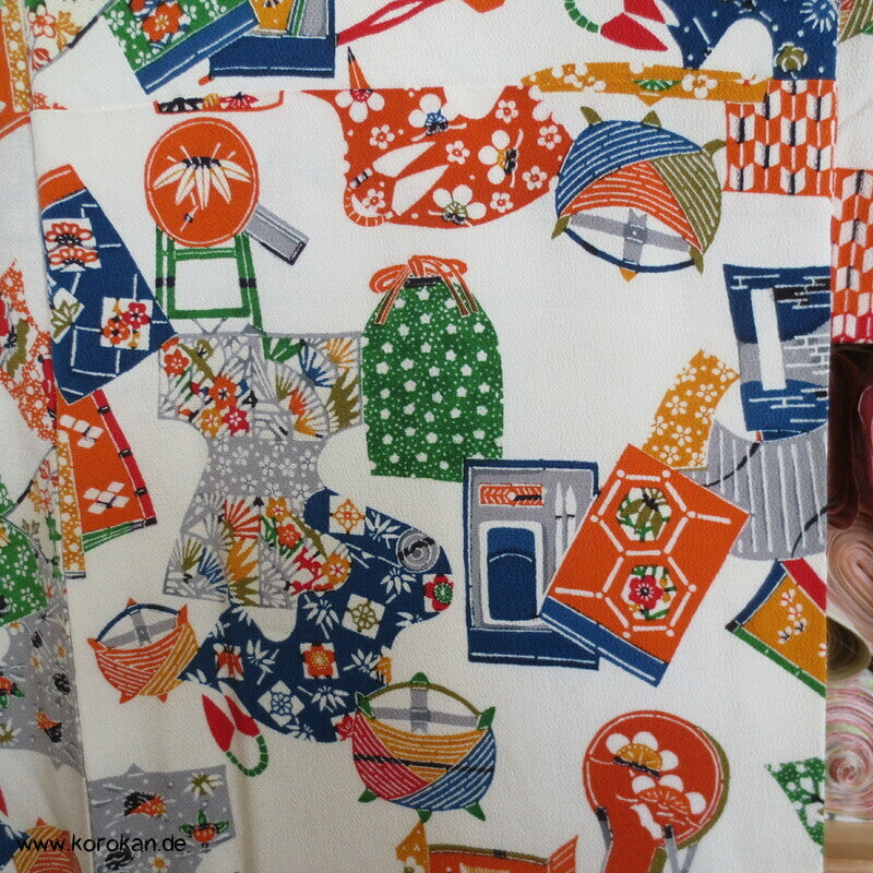 Schönheitsutensilien, Spiegel, Schere, Papier Seidencrepe Komon Kimono