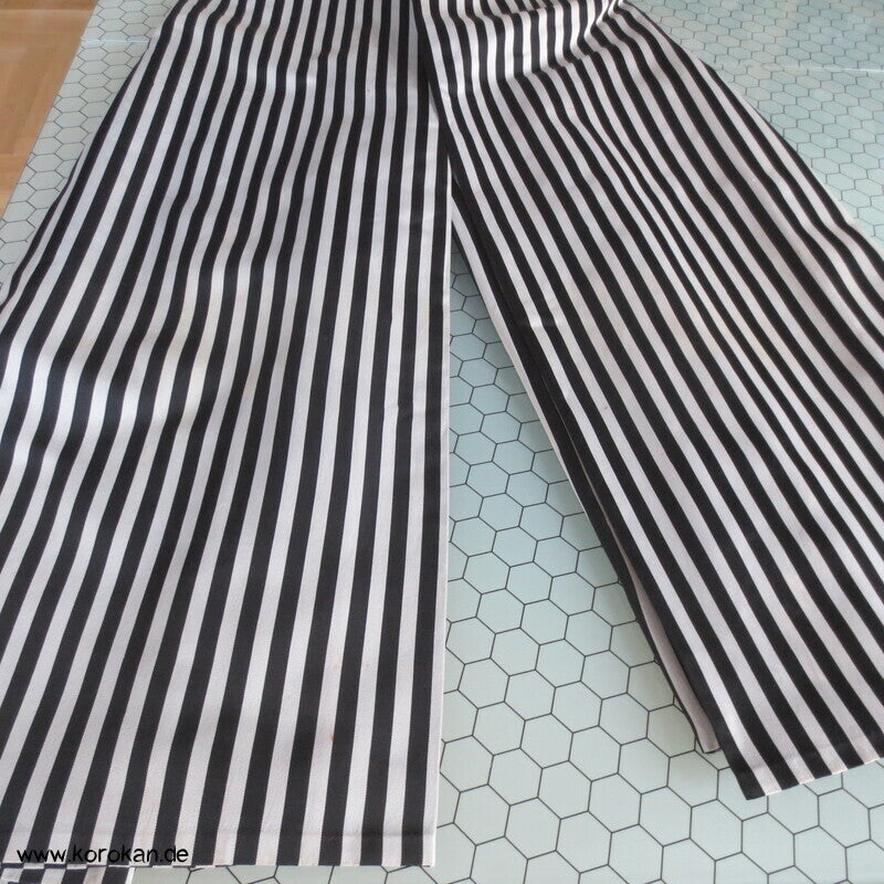 hellgrau schwarz gestreifte Hakama - Umanori Hosen-Typ