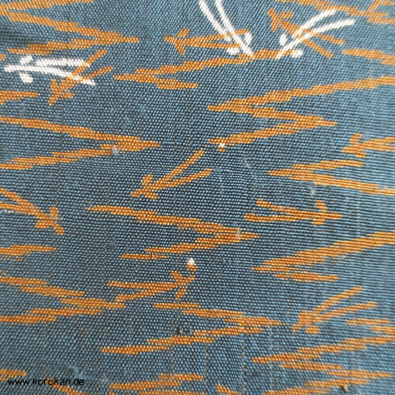 Kiefernnadeln Druck Tsumugi Kimono Seide