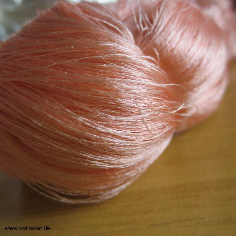 altrosa blush Seidengarn zum Weben aus japanischer Obi Werkstatt