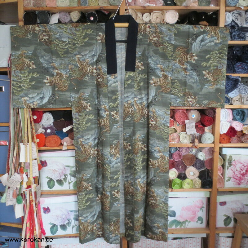 maunzende junge Tiger Juban Unterkimono Wollmuslin