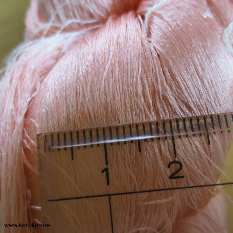 altrosa blush Seidengarn zum Weben aus japanischer Obi Werkstatt