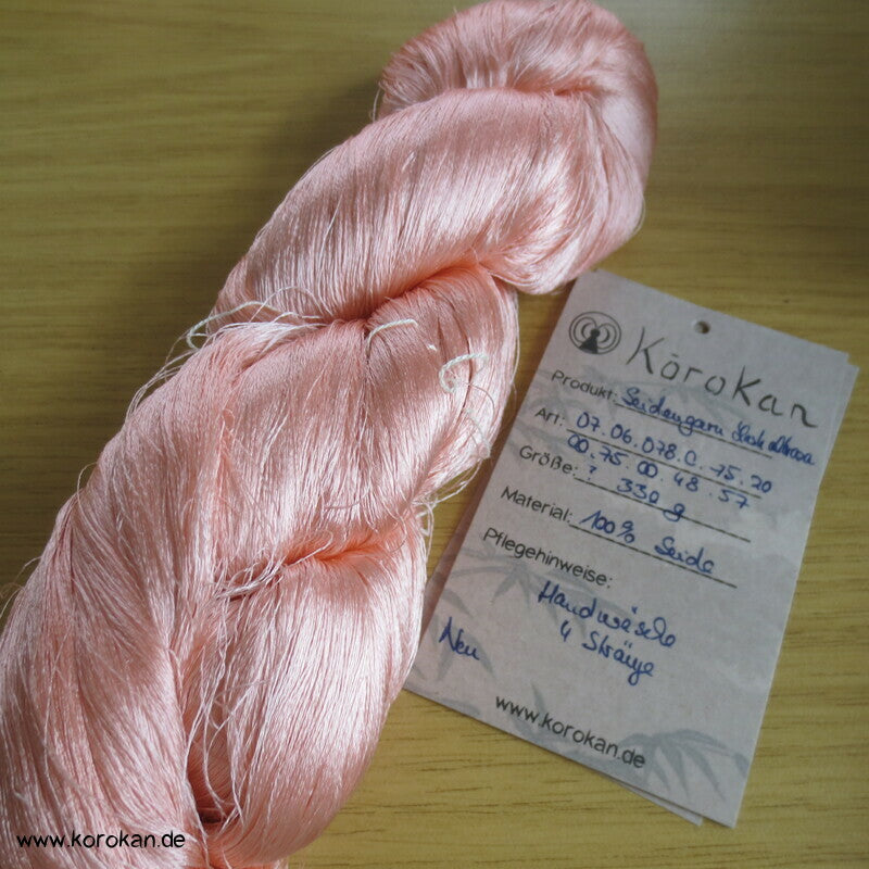 altrosa blush Seidengarn zum Weben aus japanischer Obi Werkstatt