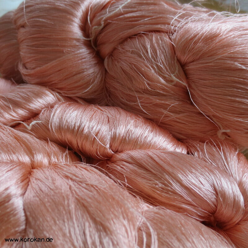 altrosa blush Seidengarn zum Weben aus japanischer Obi Werkstatt