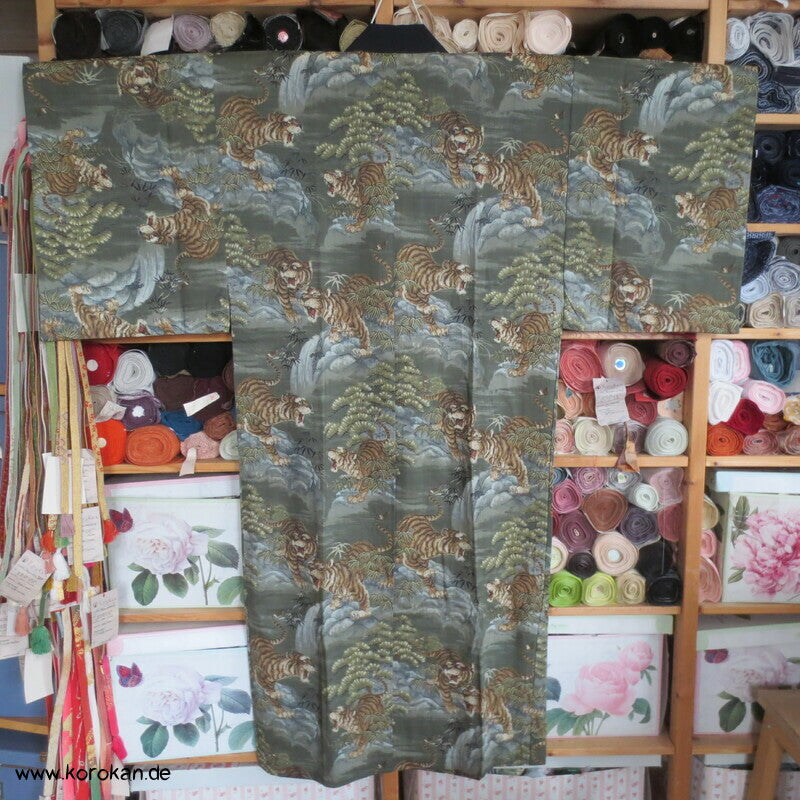 maunzende junge Tiger Juban Unterkimono Wollmuslin