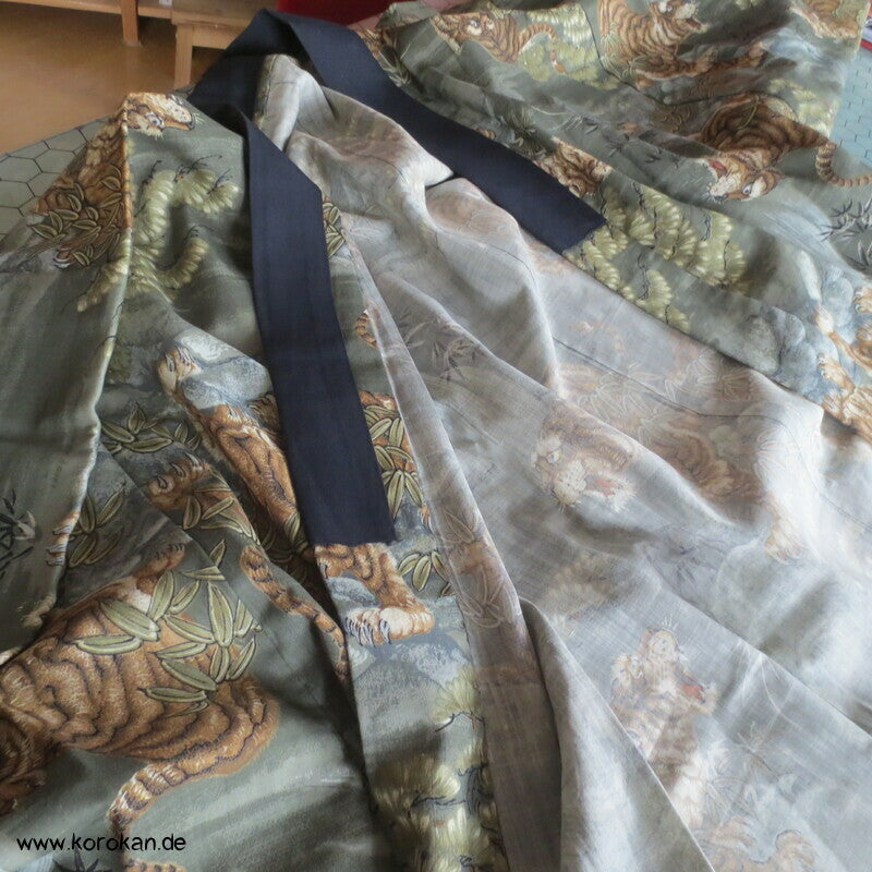 maunzende junge Tiger Juban Unterkimono Wollmuslin