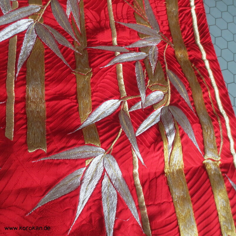 Uchikake - Kimono Hochzeitsmantel, Bambus Stickerei auf Kranich Seidendamast