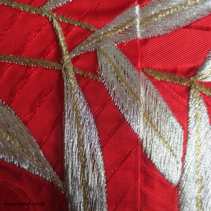 Uchikake - Kimono Hochzeitsmantel, Bambus Stickerei auf Kranich Seidendamast
