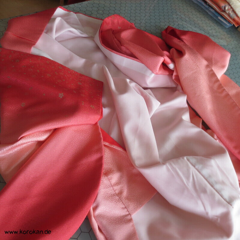 japanischer Ko - Furisode  Kimono - Morgenröte mit Sakura Blüten