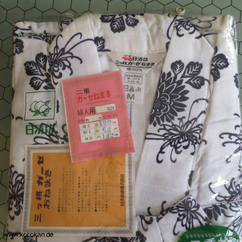 Kiku Nemaki - Kimono zum Schlafen