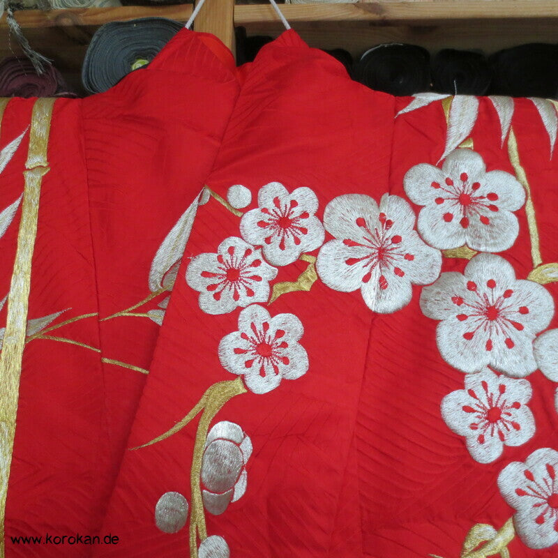 Uchikake - Kimono Hochzeitsmantel, Bambus Stickerei auf Kranich Seidendamast