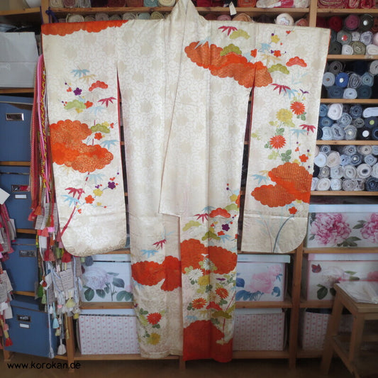 Wolken und 4 Jahreszeiten Rinzu Seiden Damast Furisode