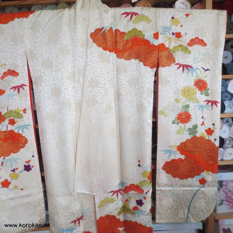 Wolken und 4 Jahreszeiten Rinzu Seiden Damast Furisode