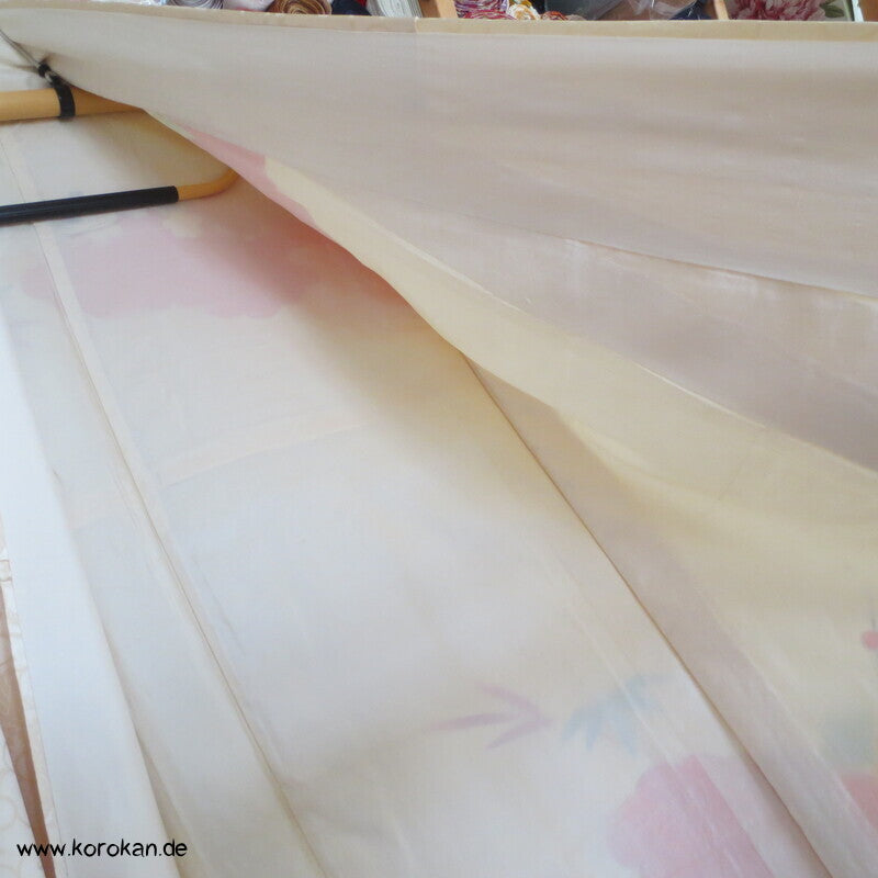Wolken und 4 Jahreszeiten Rinzu Seiden Damast Furisode