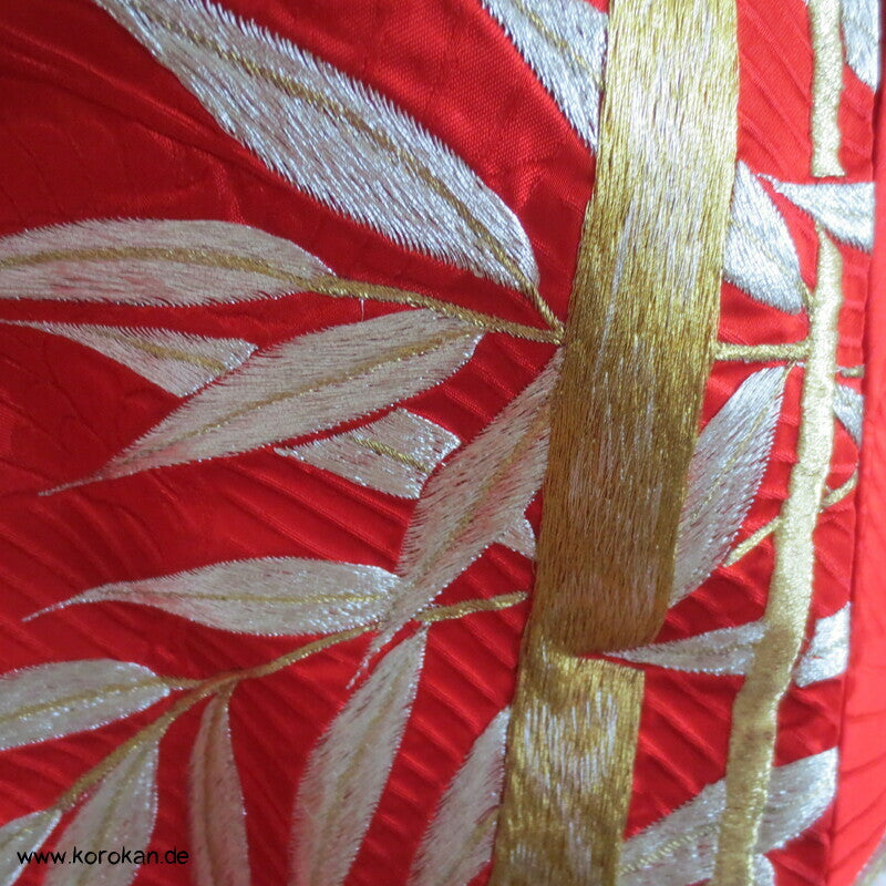 Uchikake - Kimono Hochzeitsmantel, Bambus Stickerei auf Kranich Seidendamast