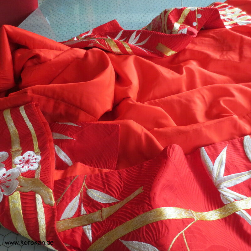 Uchikake - Kimono Hochzeitsmantel, Bambus Stickerei auf Kranich Seidendamast