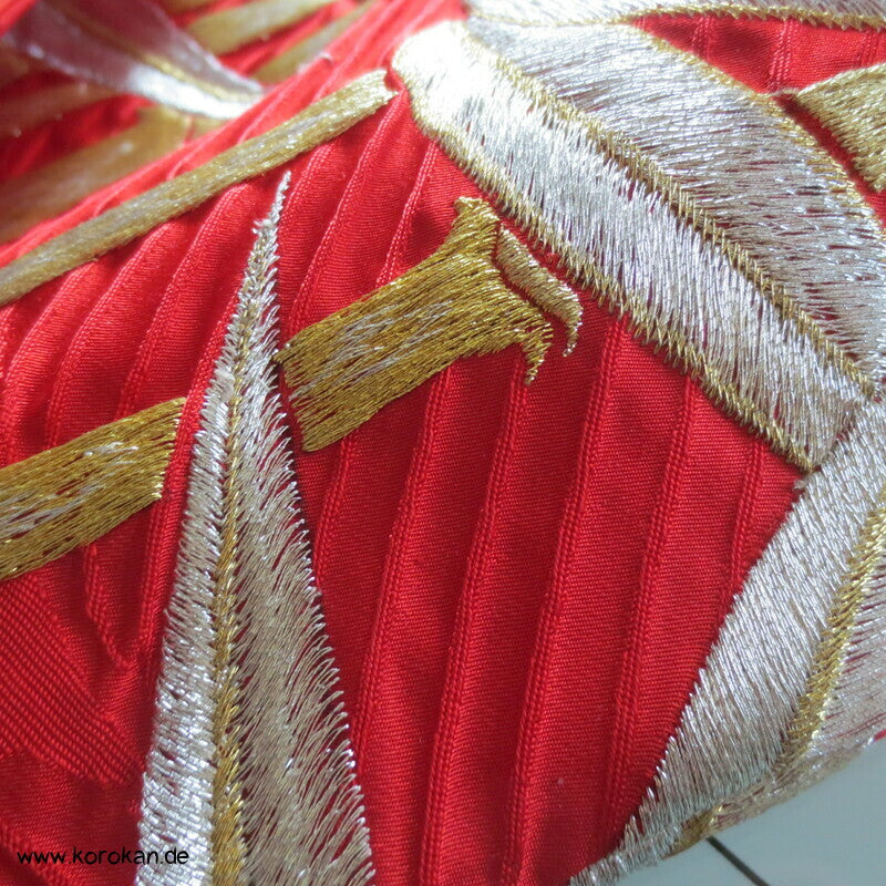 Uchikake - Kimono Hochzeitsmantel, Bambus Stickerei auf Kranich Seidendamast