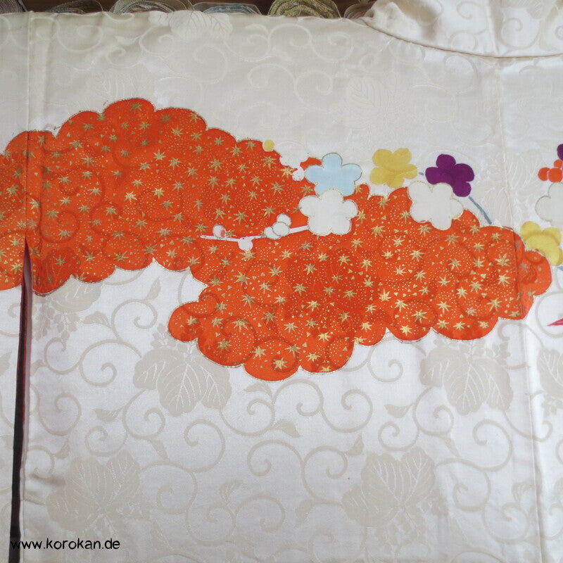 Wolken und 4 Jahreszeiten Rinzu Seiden Damast Furisode