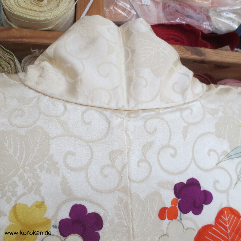 Wolken und 4 Jahreszeiten Rinzu Seiden Damast Furisode
