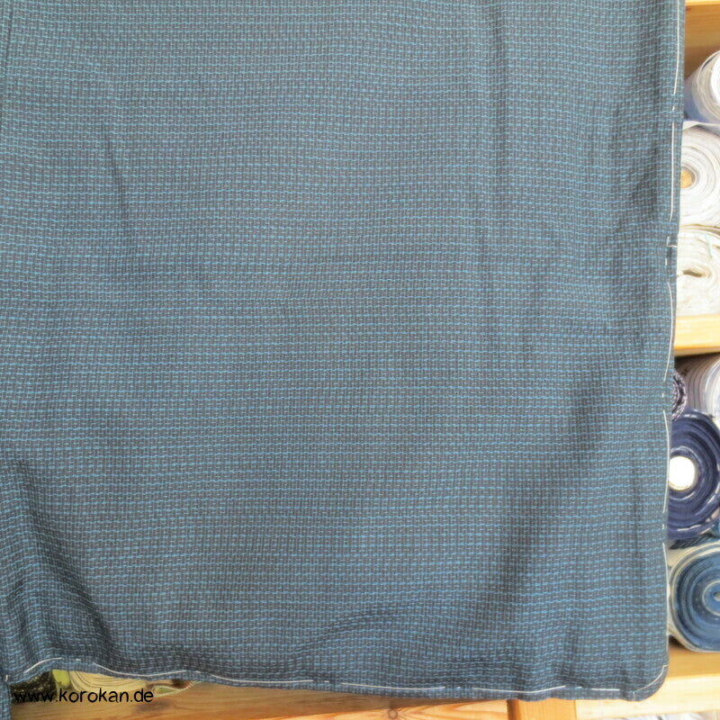 Kimono und Haori Set in blau schwarzer Kasuri Tsumugi Seide, Haus am Wasser