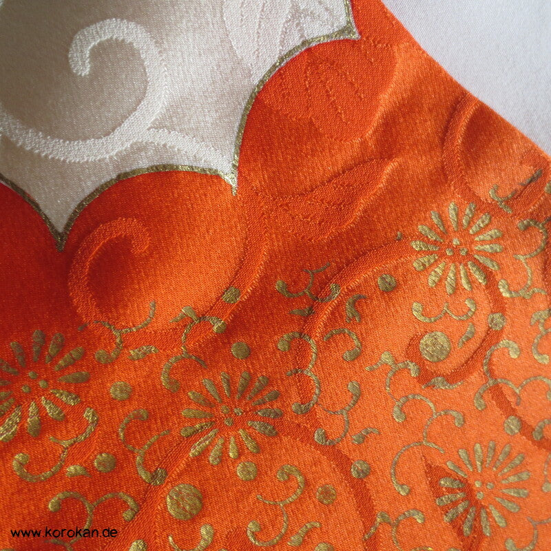 Wolken und 4 Jahreszeiten Rinzu Seiden Damast Furisode