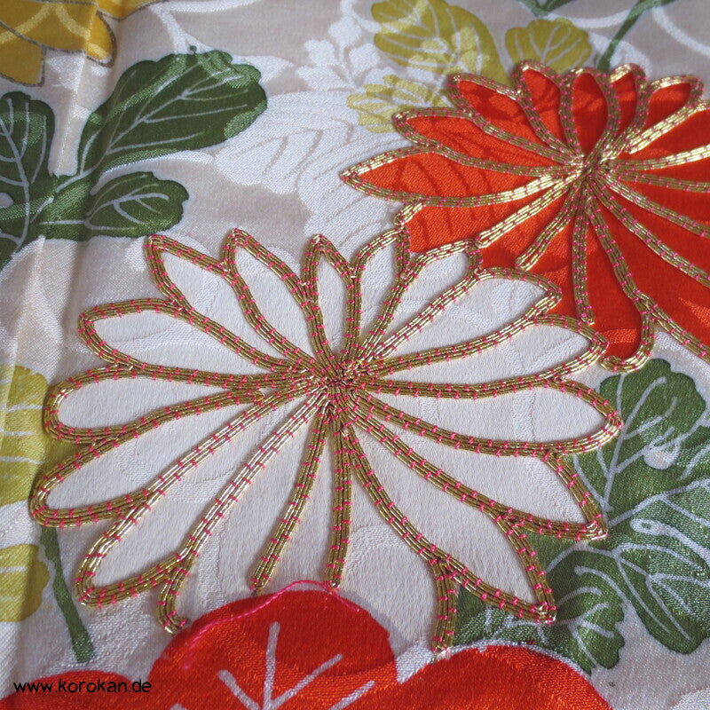 Wolken und 4 Jahreszeiten Rinzu Seiden Damast Furisode