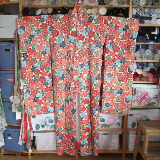 bunte Sakura Blüten auf Wellen Seiden Damast Furisode Kimono