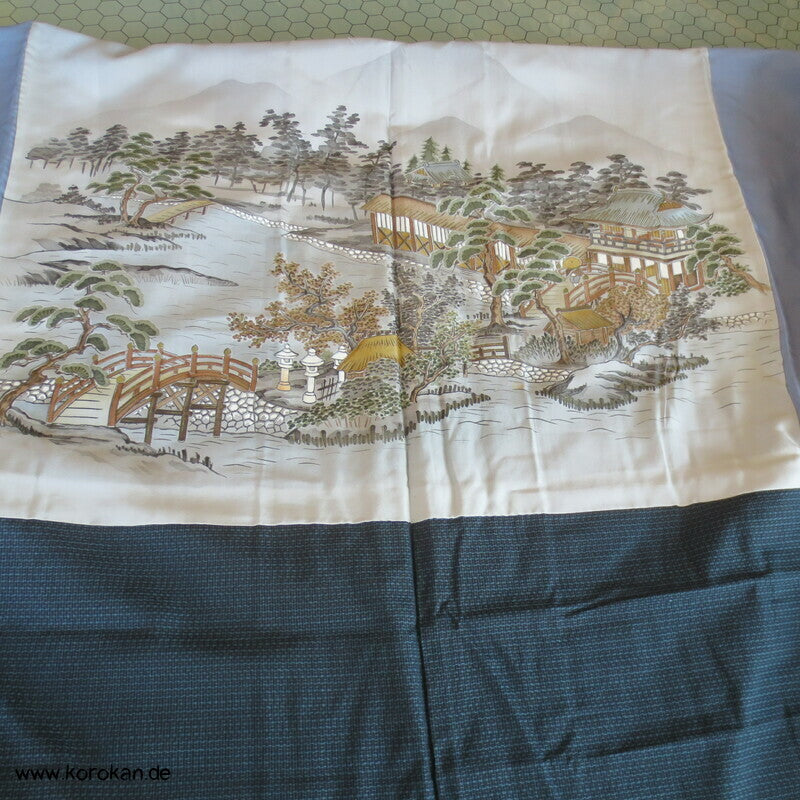 Kimono und Haori Set in blau schwarzer Kasuri Tsumugi Seide, Haus am Wasser