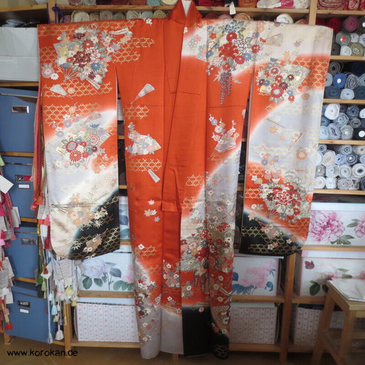 Blumen auf Bambusgittern Rinzu Seiden Damast Furisode