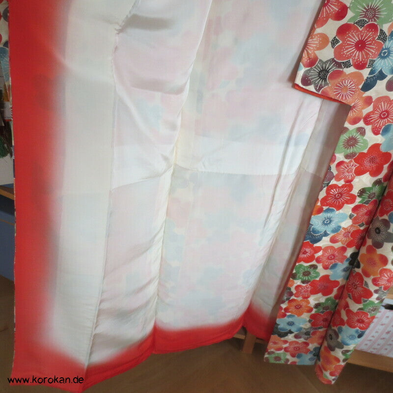 bunte Sakura Blüten auf Wellen Seiden Damast Furisode Kimono