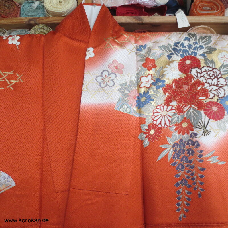 Blumen auf Bambusgittern Rinzu Seiden Damast Furisode