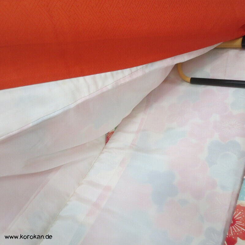 bunte Sakura Blüten auf Wellen Seiden Damast Furisode Kimono
