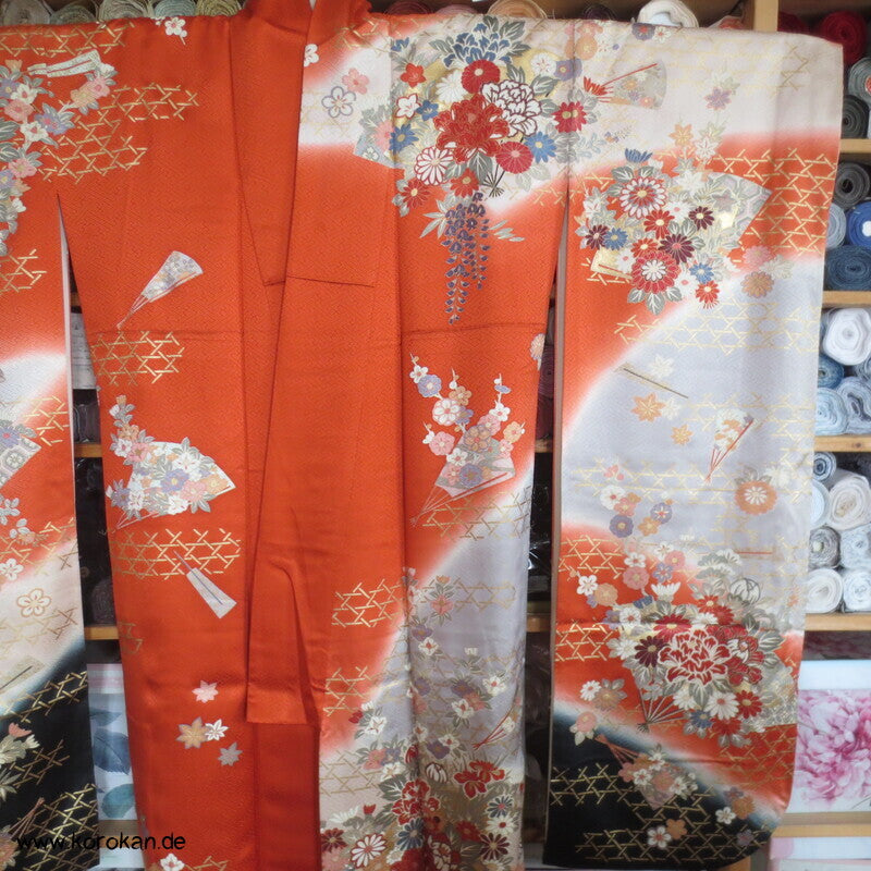 Blumen auf Bambusgittern Rinzu Seiden Damast Furisode