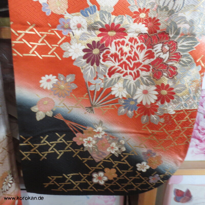 Blumen auf Bambusgittern Rinzu Seiden Damast Furisode