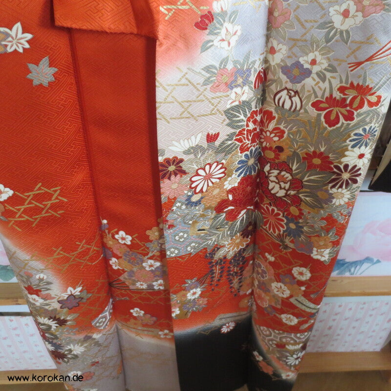 Blumen auf Bambusgittern Rinzu Seiden Damast Furisode