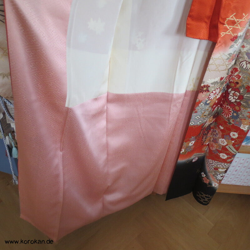 Blumen auf Bambusgittern Rinzu Seiden Damast Furisode