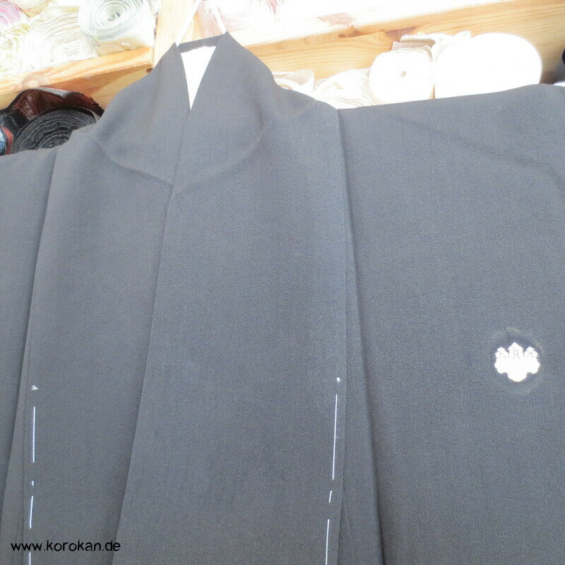 Tsunami und Kiefern antiker Tomesode Kimono