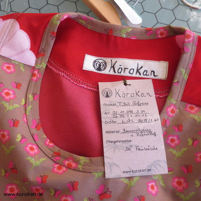 Blütenbaumwolljersey langarm T Shirt mit Passe aus Kimono Stoff