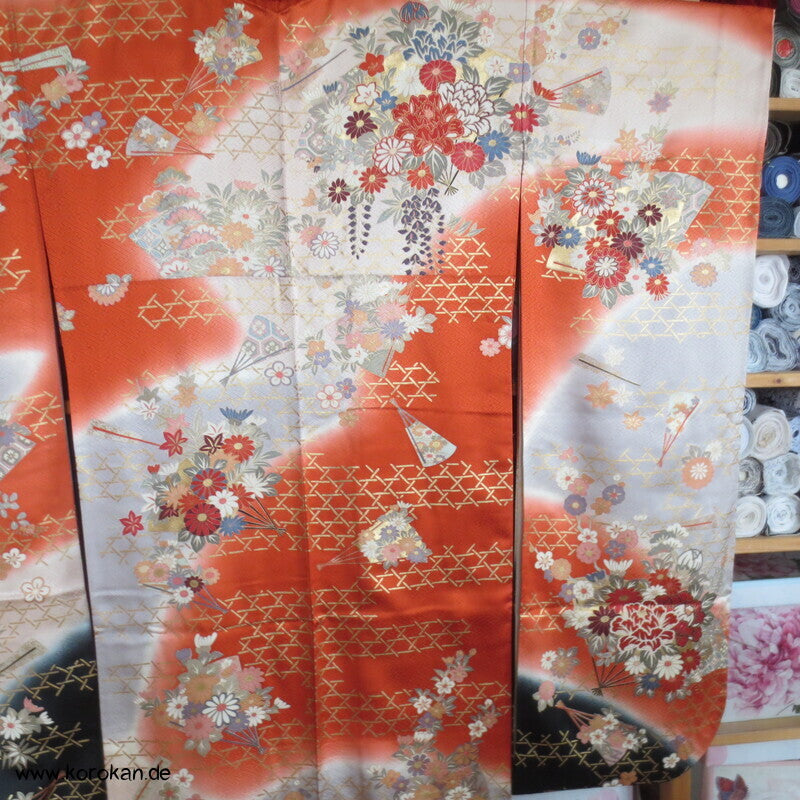 Blumen auf Bambusgittern Rinzu Seiden Damast Furisode